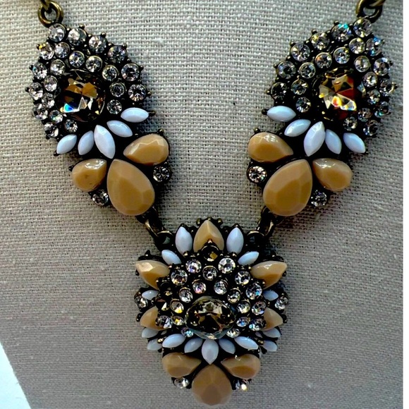 Vintage-Inspired Floral Statement Necklace With Crystal & Resin Accents.  N2 - Picture 6 of 12